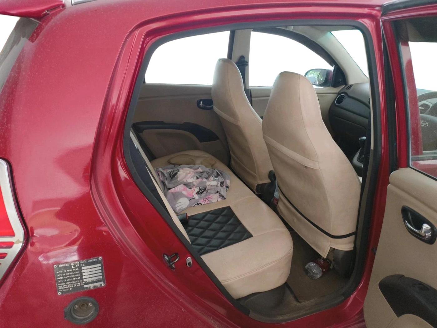 2012 Hyundai i10 MAGNA 1.1 LPG, Petrol, Manual, 1,45,995 km, interior
