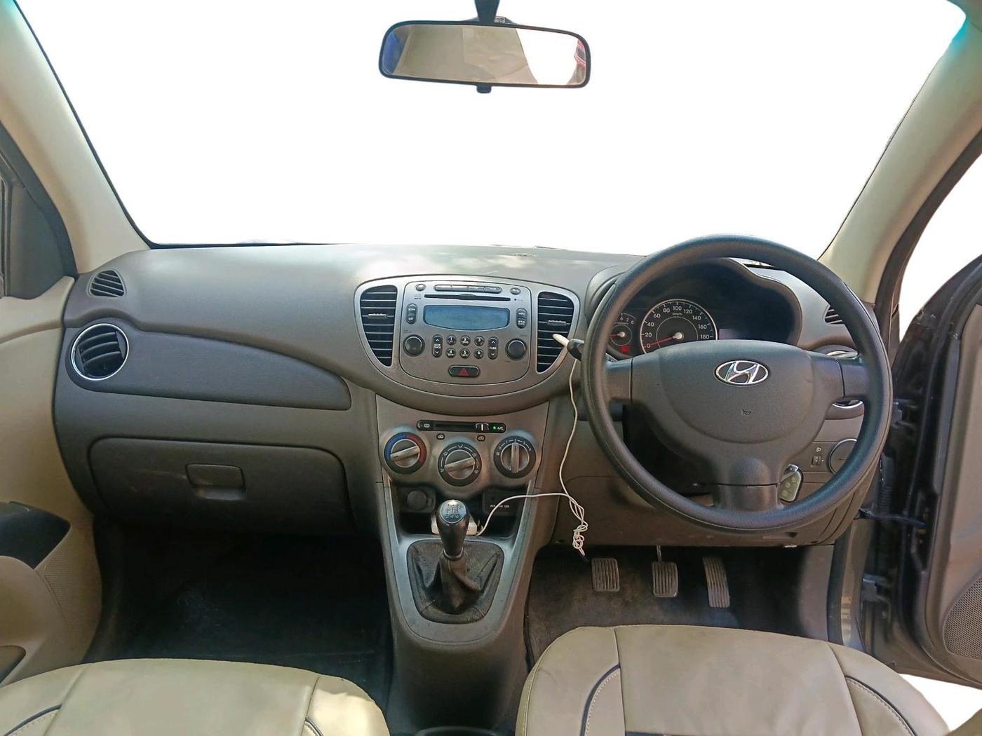 2013 Hyundai i10 SPORTZ 1.2, Petrol, Manual, 94,078 km, interior