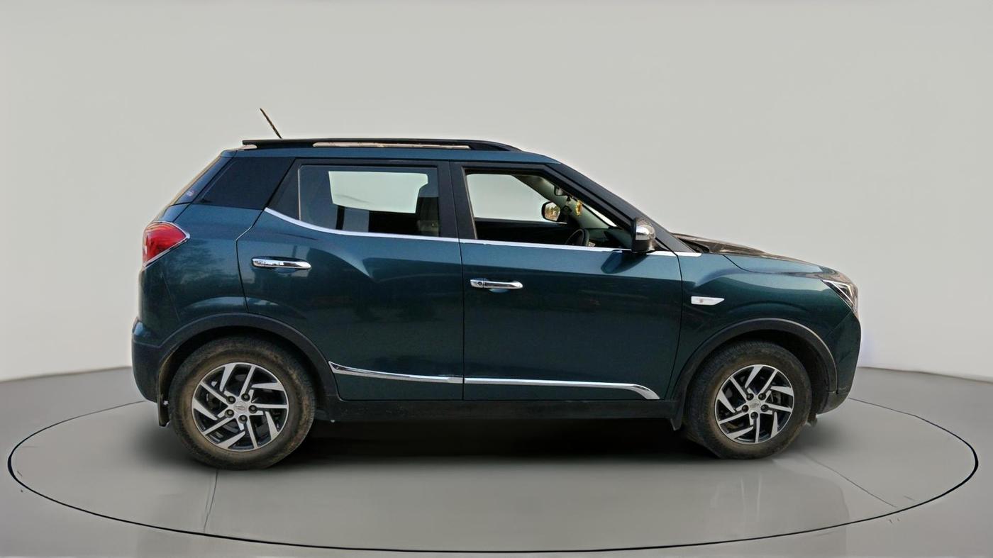 2023 Mahindra XUV300 W6 1.2 PETROL AMT, Petrol, Automatic, 42,000 km, exterior