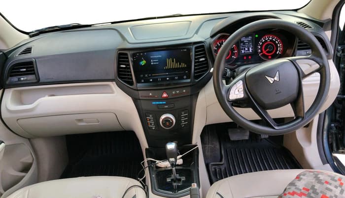 2023 Mahindra XUV300 W6 1.2 PETROL AMT, Petrol, Automatic, 41,309 km, interior