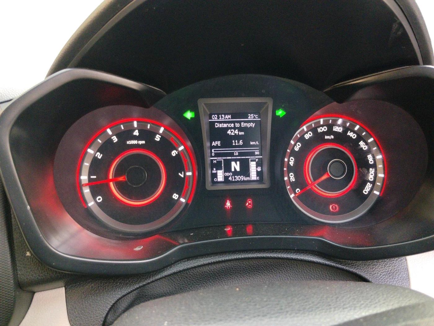2023 Mahindra XUV300 W6 1.2 PETROL AMT, Petrol, Automatic, 42,000 km, interior