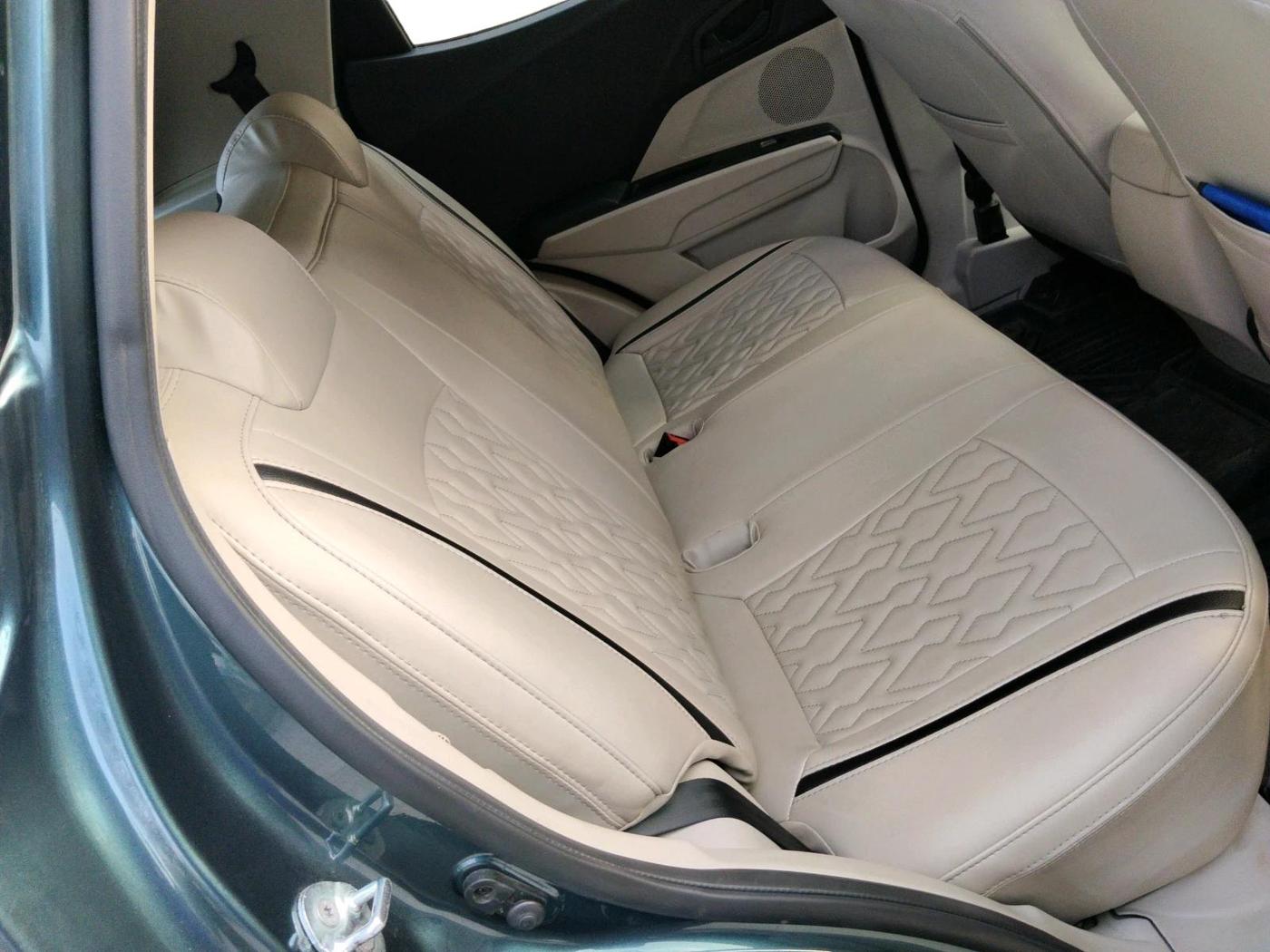 2023 Mahindra XUV300 W6 1.2 PETROL AMT, Petrol, Automatic, 42,000 km, interior