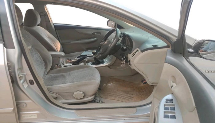 2012 Toyota Corolla Altis J PETROL, Petrol, Manual, 1,54,050 km, interior