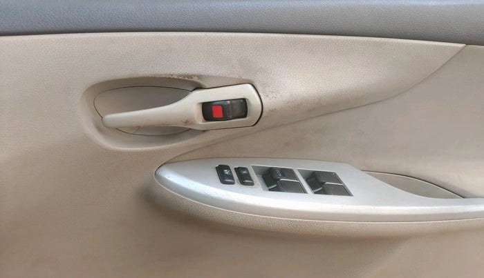 2012 Toyota Corolla Altis J PETROL, Petrol, Manual, 1,54,050 km, interior