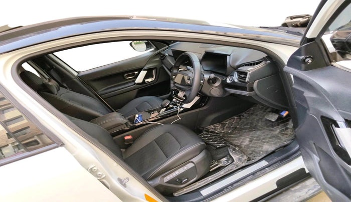 2024 Tata Harrier FEARLESS PLUS DARK EDITION AT, Diesel, Automatic, 8,583 km, interior