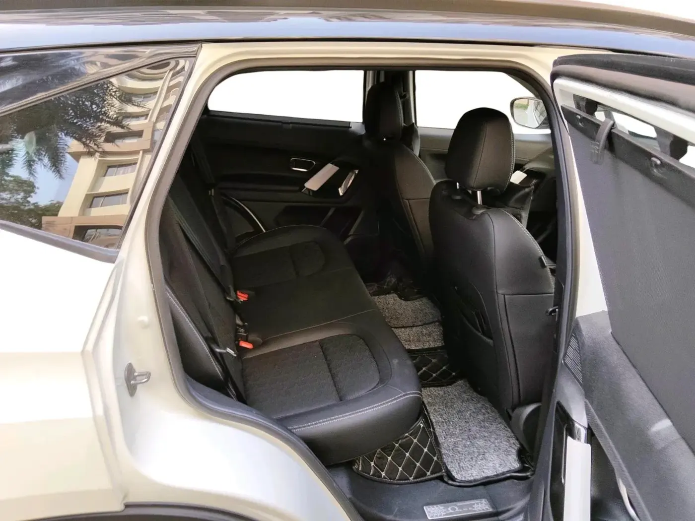 2024 Tata Harrier FEARLESS PLUS DUAL TONE AT, Diesel, Automatic, 8,583 km, interior
