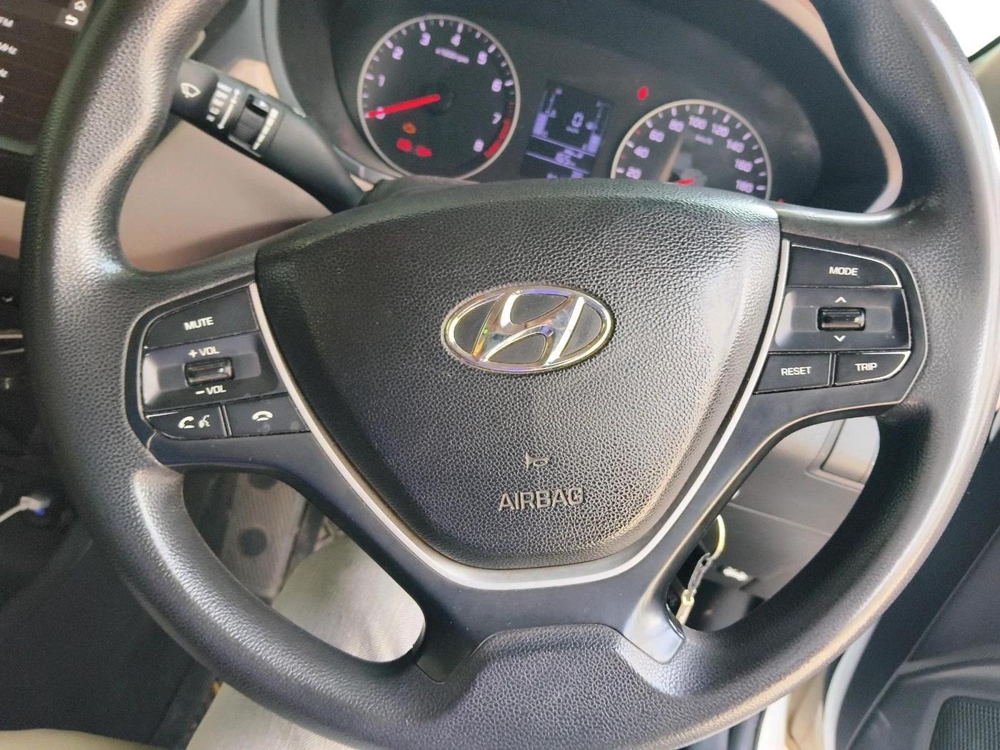 2019 Hyundai Elite i20 SPORTZ PLUS 1.2, Petrol, Manual, 1,42,822 km, interior
