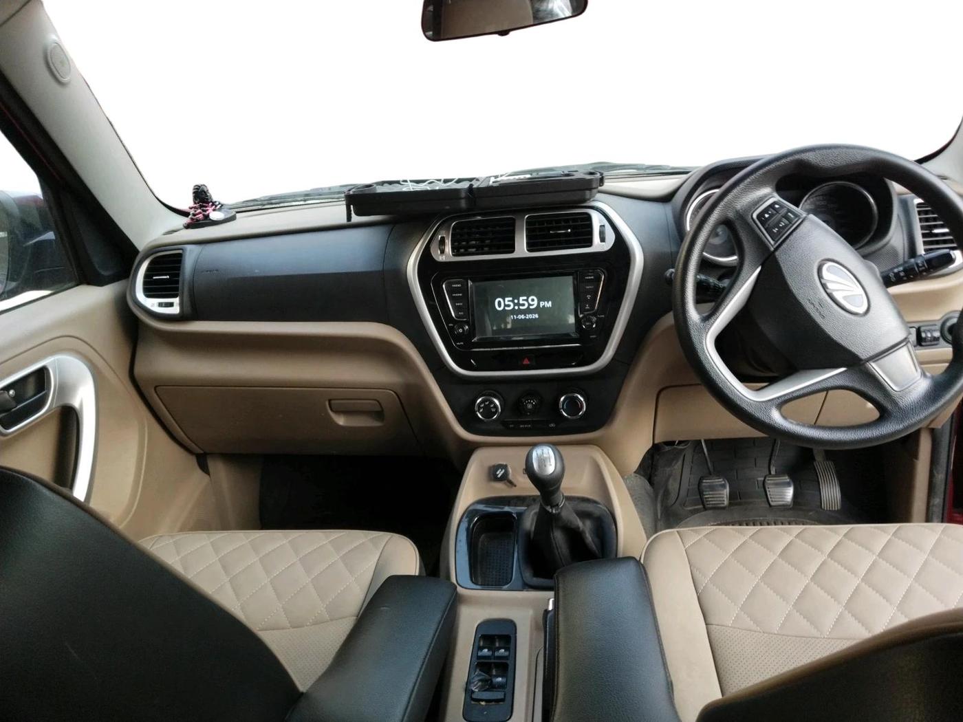 2018 Mahindra TUV300 T10 DUAL TONE, Diesel, Manual, 1,02,598 km, interior