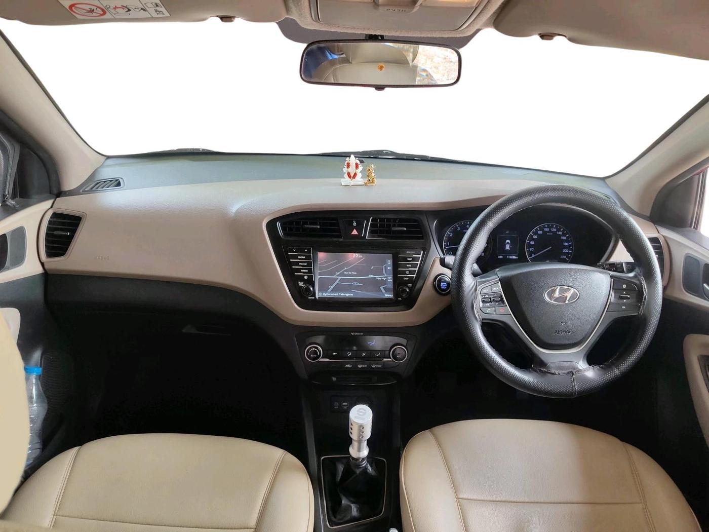 2016 Hyundai Elite i20 ASTA 1.2, Petrol, Manual, 1,18,226 km, interior