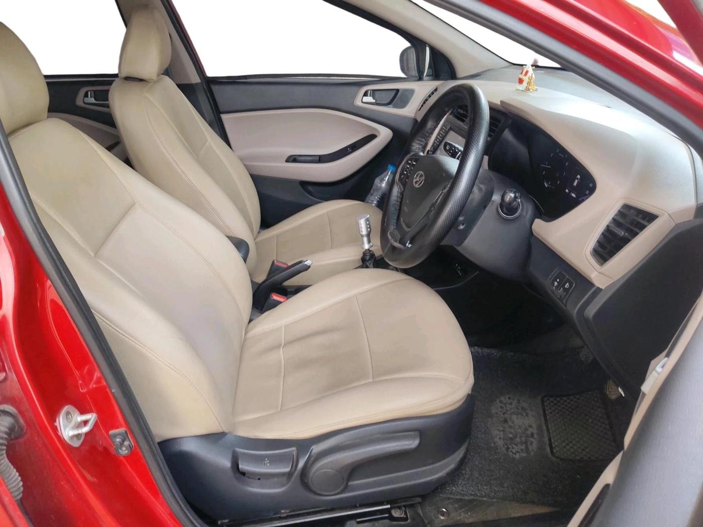 2016 Hyundai Elite i20 ASTA 1.2, Petrol, Manual, 1,18,226 km, interior