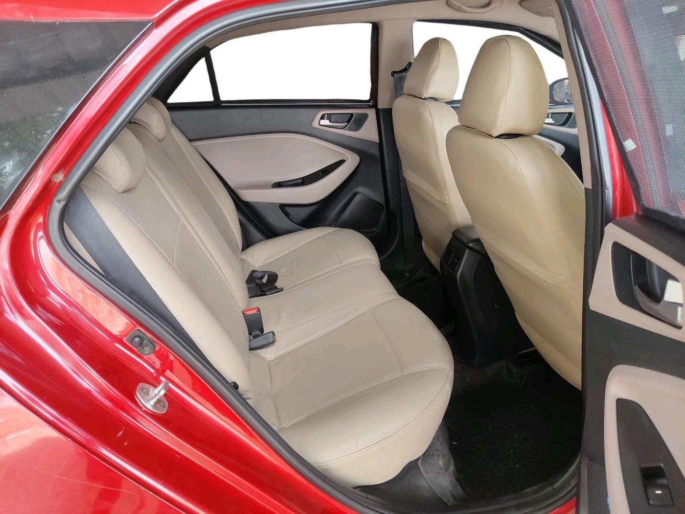2016 Hyundai Elite i20 ASTA 1.2, Petrol, Manual, 1,18,226 km, interior