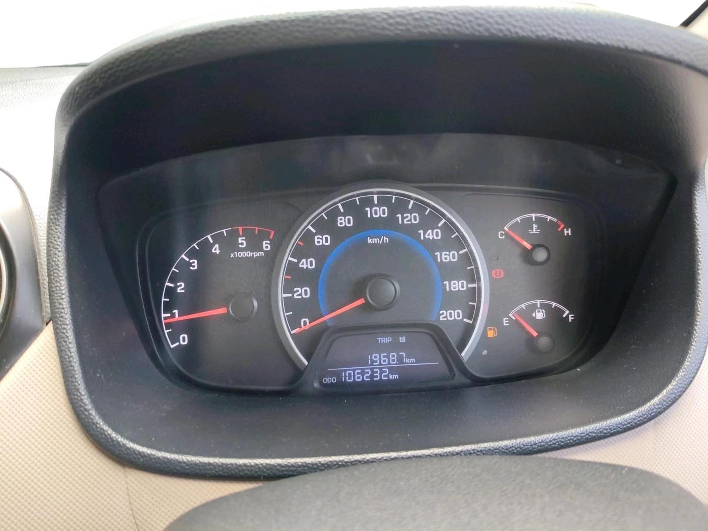 2016 Hyundai Grand i10 SPORTZ 1.1 CRDI, Diesel, Manual, 1,06,232 km, interior