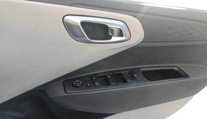 2021 Hyundai AURA SX PLUS 1.2 AMT, Petrol, Automatic, 80,946 km, interior