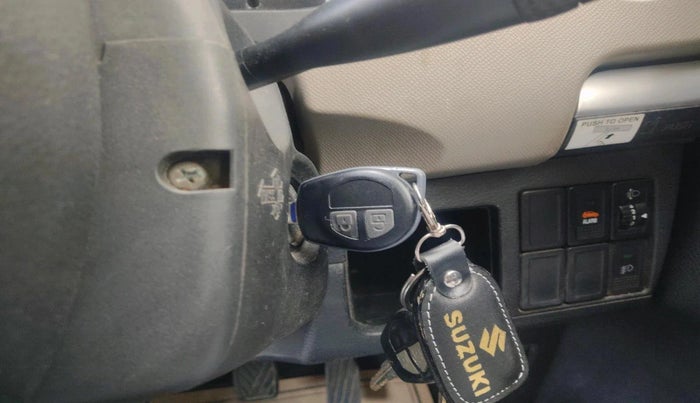 2015 Maruti Wagon R 1.0 VXI, Petrol, Manual, 67,600 km, interior