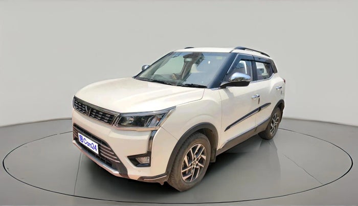 2023 Mahindra XUV300 W8 (O) 1.5 DIESEL, Diesel, Manual, 27,439 km, exterior