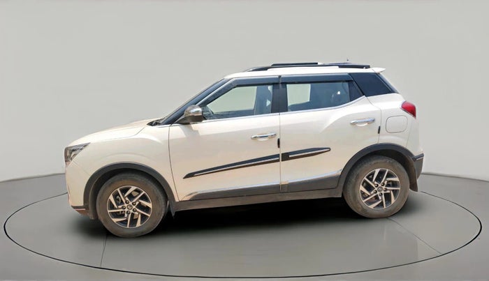 2023 Mahindra XUV300 W8 (O) 1.5 DIESEL, Diesel, Manual, 27,439 km, exterior