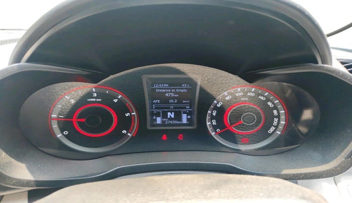 2023 Mahindra XUV300 W8 (O) 1.5 DIESEL, Diesel, Manual, 27,439 km, interior