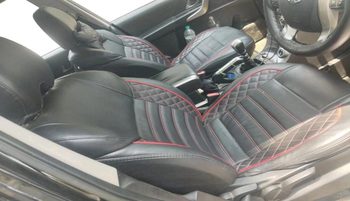 2018 Mahindra XUV500 W7, Diesel, Manual, 1,65,994 km, interior