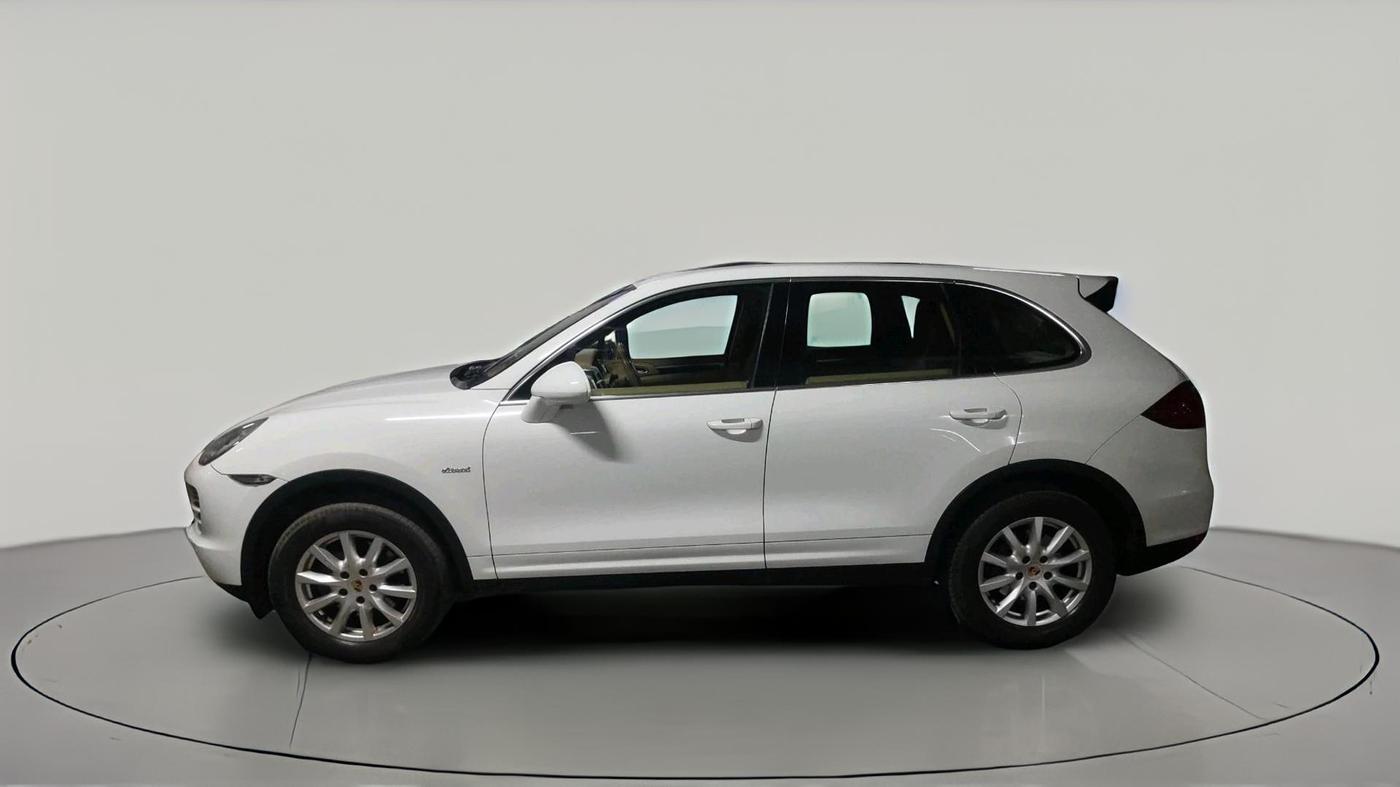 2014 Porsche Cayenne DIESEL, Diesel, Automatic, 1,50,259 km, exterior