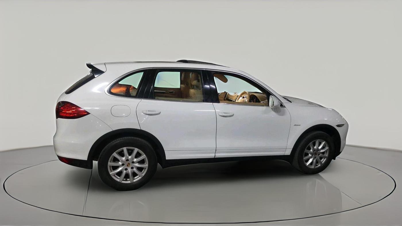 2014 Porsche Cayenne DIESEL, Diesel, Automatic, 1,50,259 km, exterior