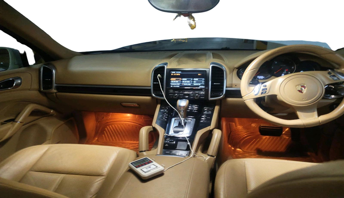2014 Porsche Cayenne DIESEL, Diesel, Automatic, 1,50,259 km, interior