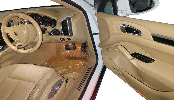 2014 Porsche Cayenne DIESEL, Diesel, Automatic, 1,50,259 km, interior