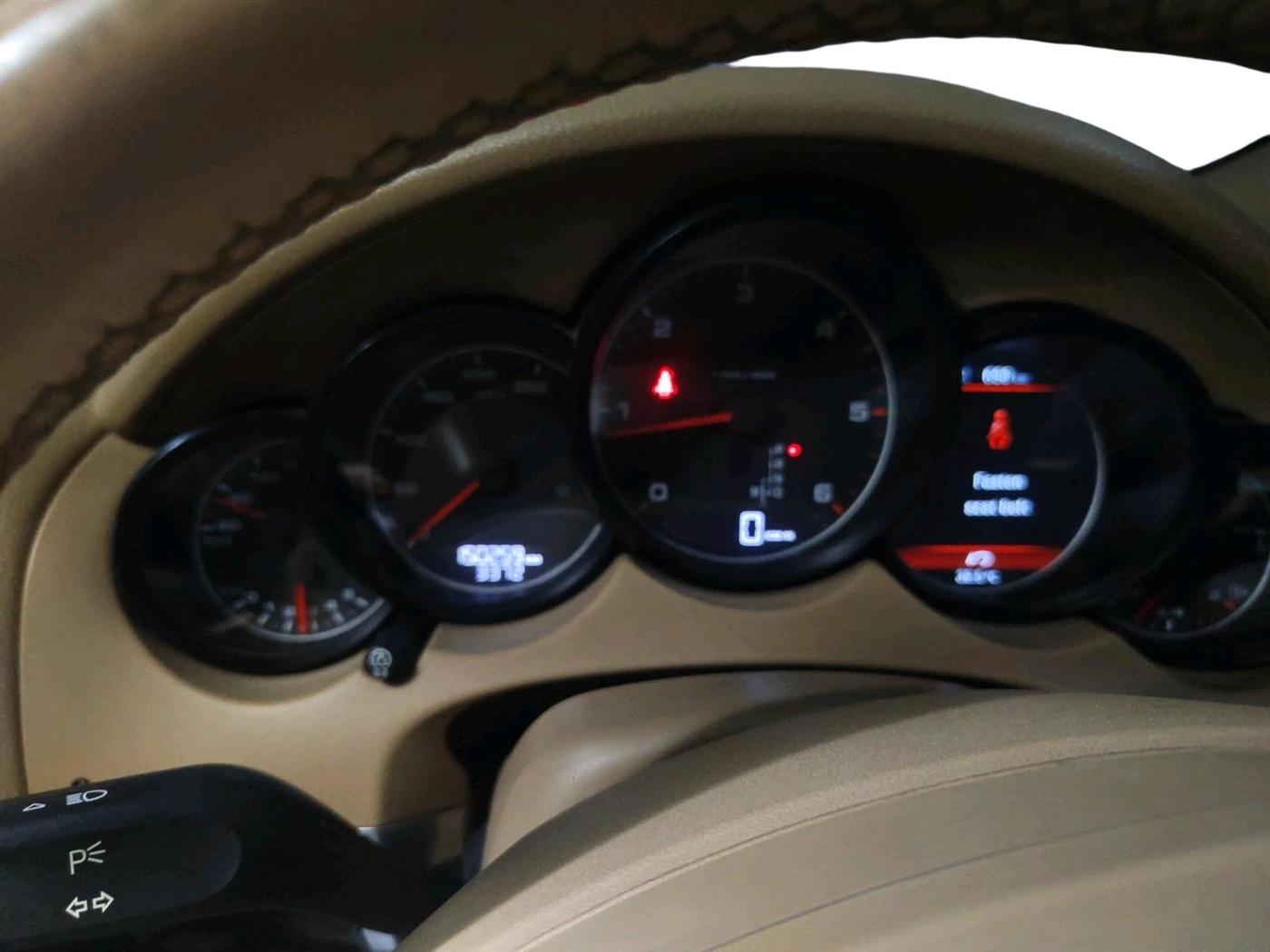 2014 Porsche Cayenne DIESEL, Diesel, Automatic, 1,50,259 km, interior