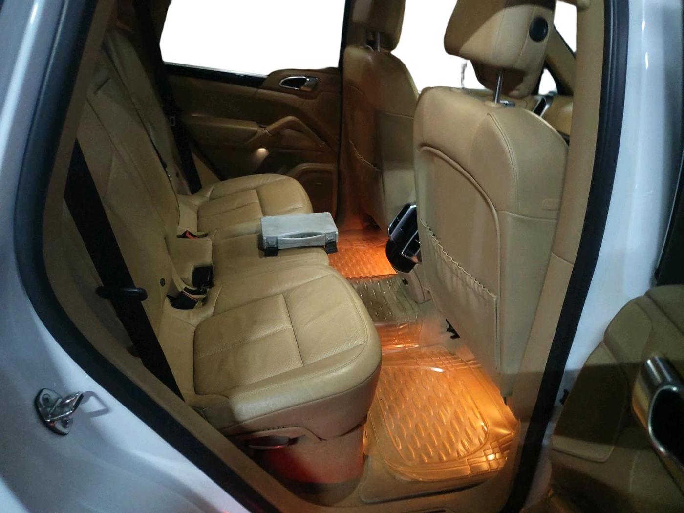 2014 Porsche Cayenne DIESEL, Diesel, Automatic, 1,50,259 km, interior