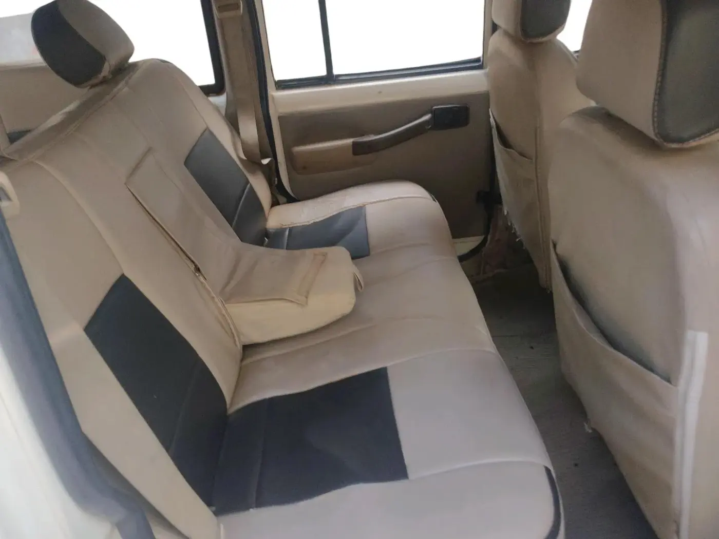 2011 Mahindra Bolero SLX BS-III, Diesel, Manual, 3,13,413 km, interior