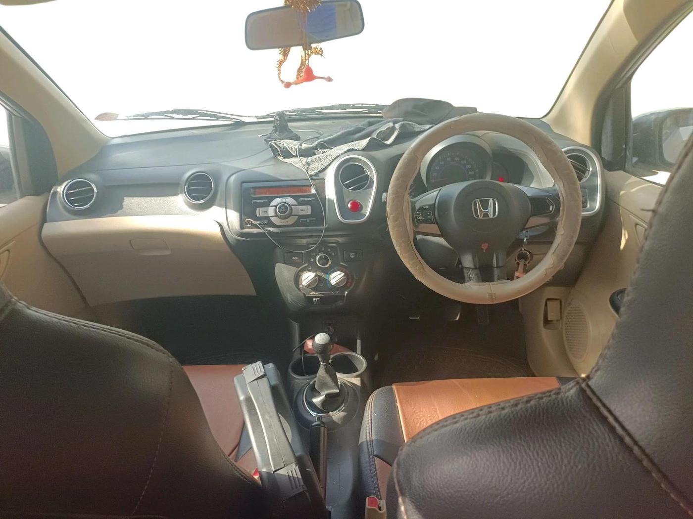 2014 Honda Mobilio 1.5L I-DTEC S, Diesel, Manual, 1,71,399 km, interior