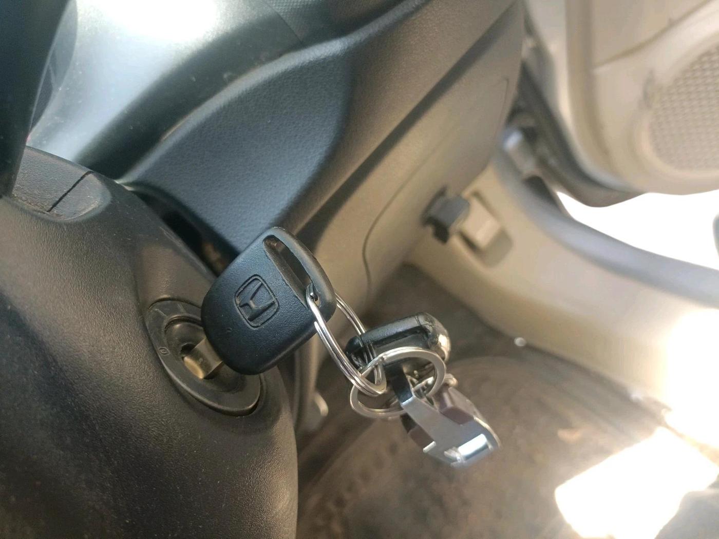 2014 Honda Mobilio 1.5L I-DTEC S, Diesel, Manual, 1,71,399 km, interior