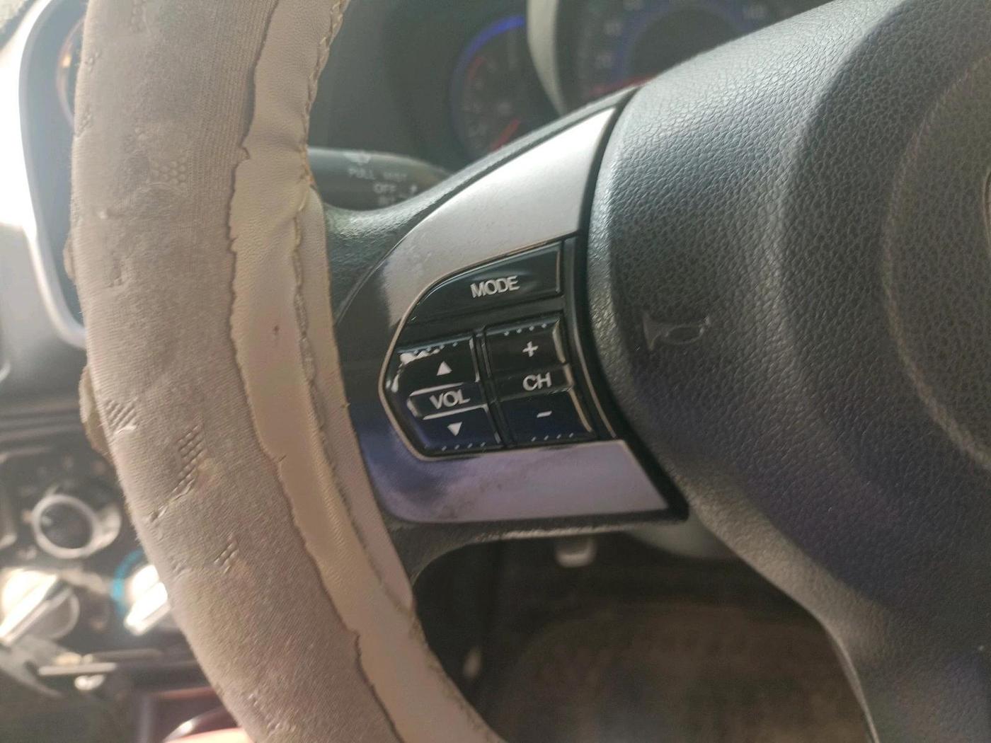 2014 Honda Mobilio 1.5L I-DTEC S, Diesel, Manual, 1,71,399 km, interior