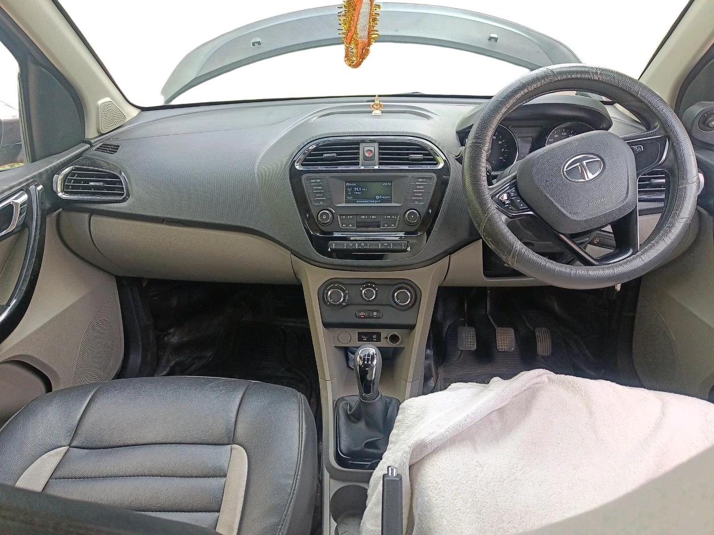 2018 Tata Tiago XZ PETROL, Petrol, Manual, 45,695 km, interior