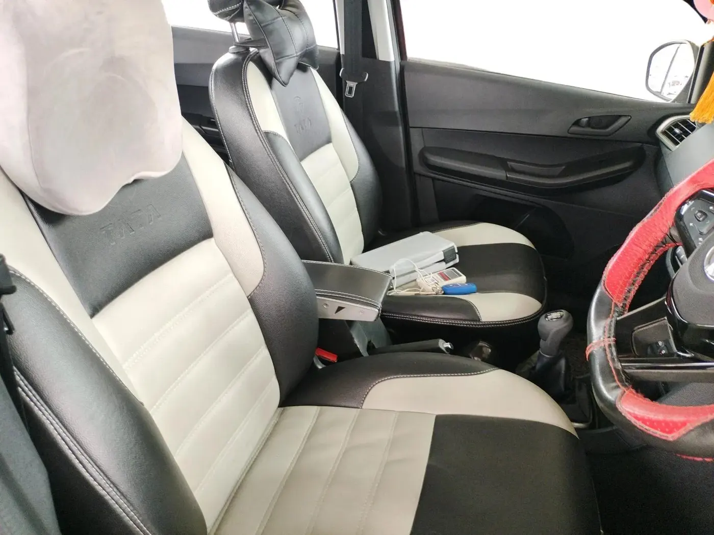 2022 Tata TIAGO NRG XZ MT, Petrol, Manual, 19,115 km, interior