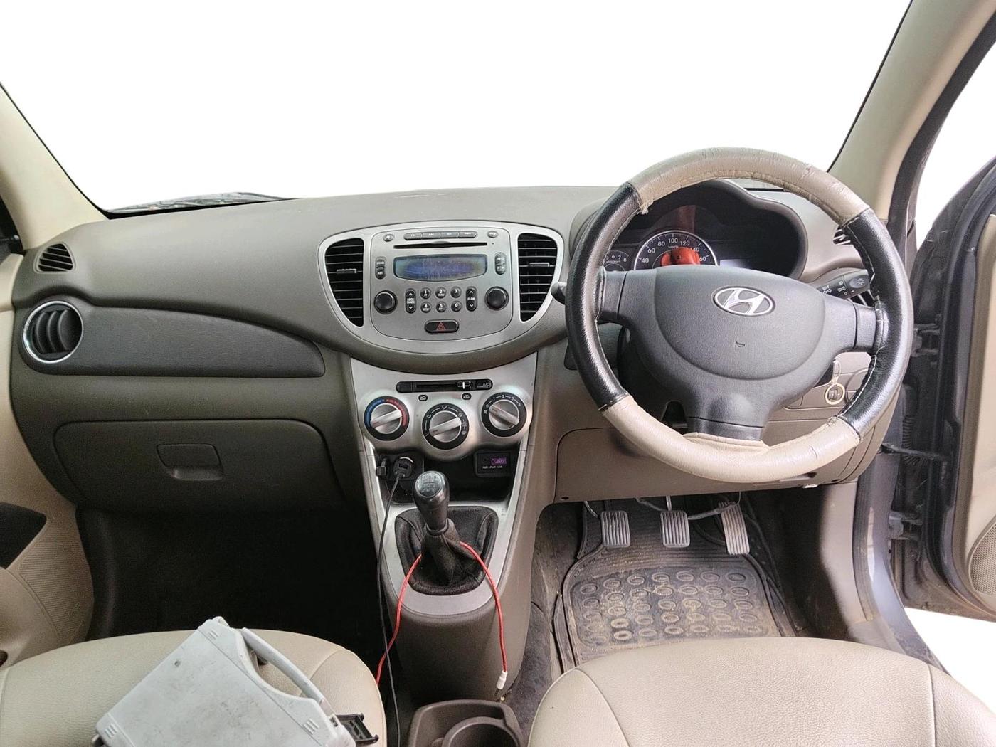2014 Hyundai i10 SPORTZ 1.1, Petrol, Manual, 71,566 km, interior