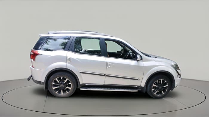 2018 Mahindra XUV500 W11 AT, Diesel, Automatic, 97,317 km, exterior