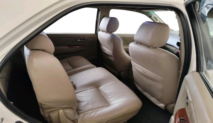 2011 Toyota Fortuner 3.0 4X4 MT, Diesel, Manual, 2,03,052 km, interior