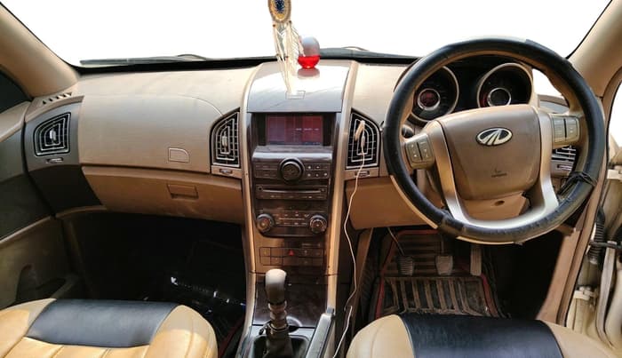2012 Mahindra XUV500 W8, Diesel, Manual, 1,70,407 km, interior
