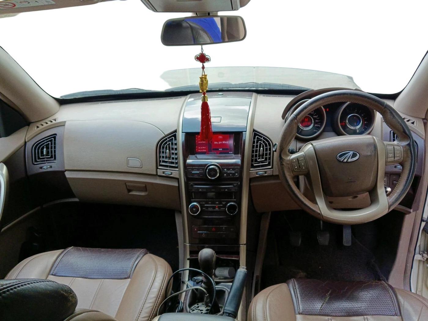 2013 Mahindra XUV500 W8, Diesel, Manual, 1,81,272 km, interior