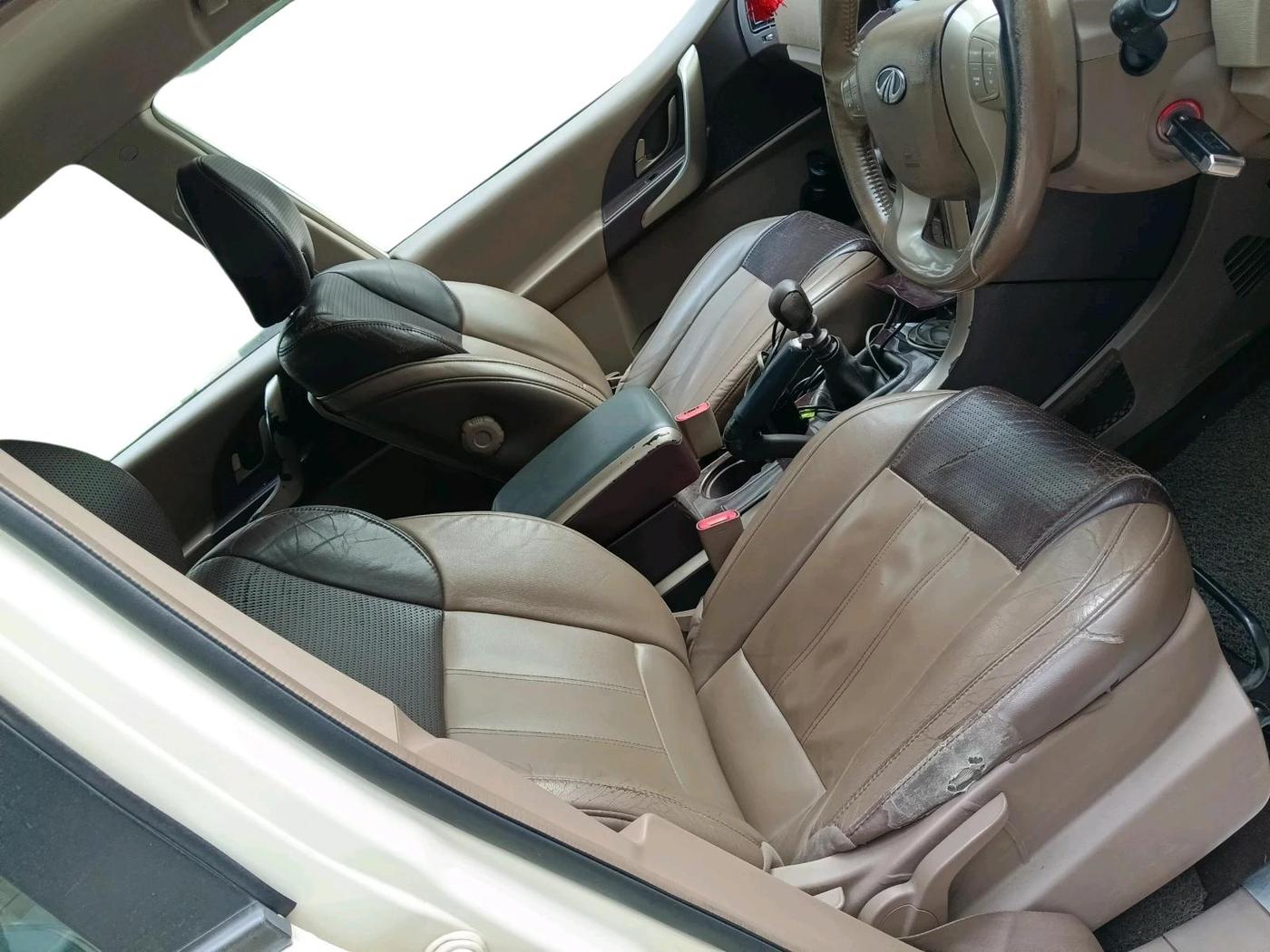 2013 Mahindra XUV500 W8, Diesel, Manual, 1,81,272 km, interior