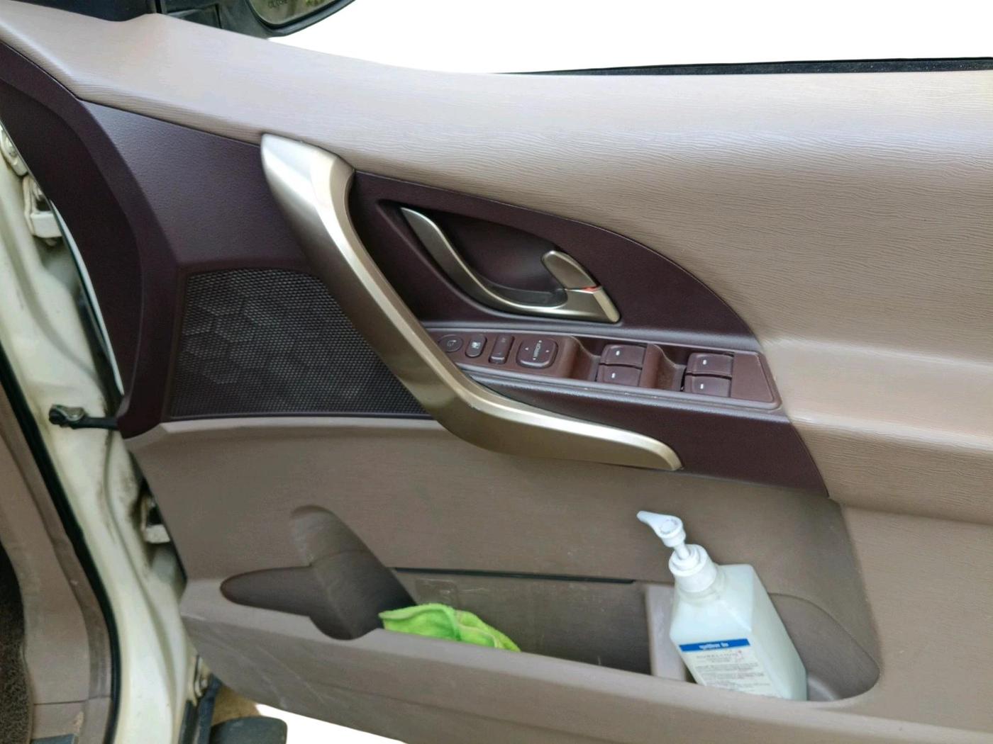 2013 Mahindra XUV500 W8, Diesel, Manual, 1,81,272 km, interior