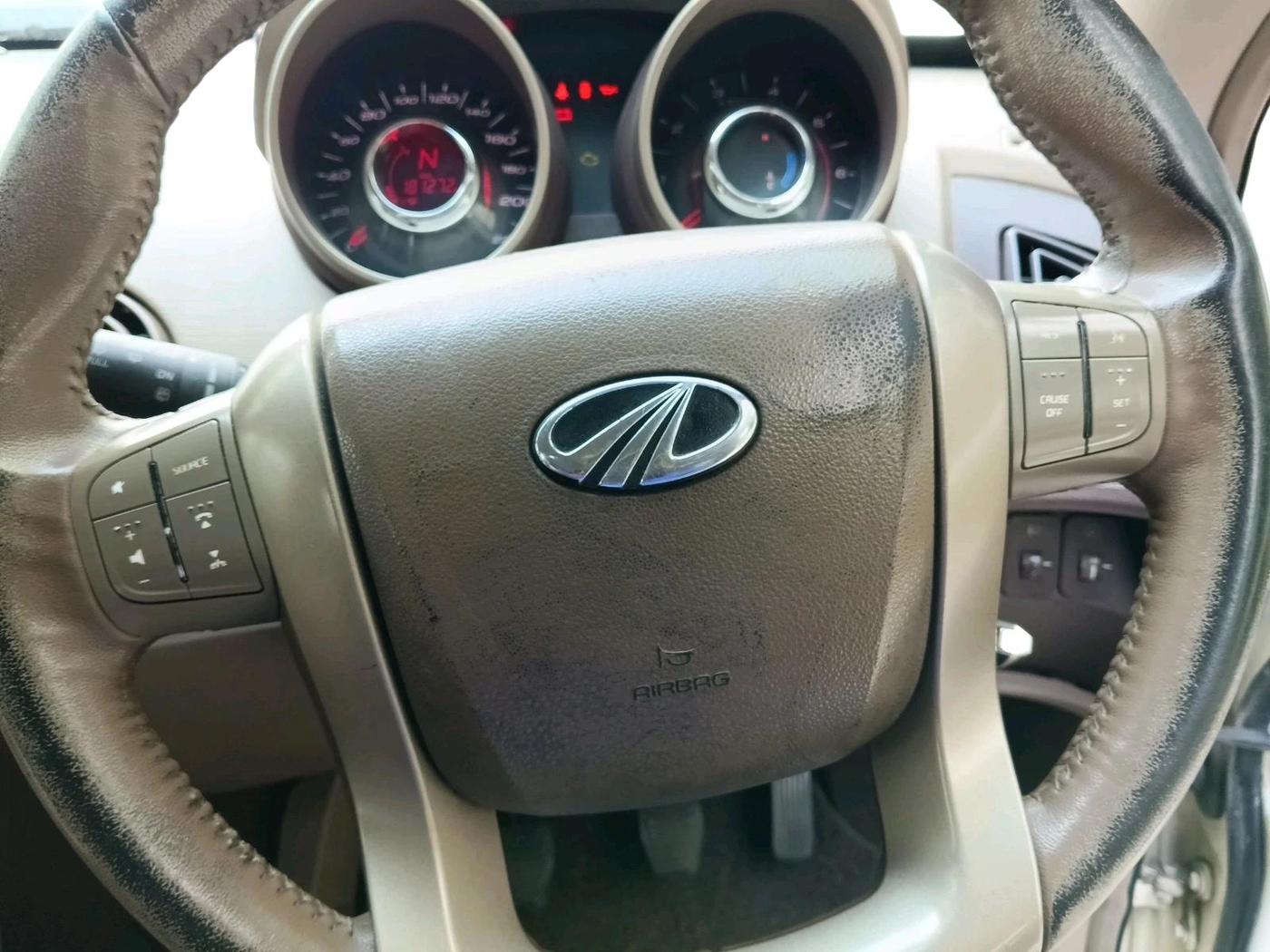 2013 Mahindra XUV500 W8, Diesel, Manual, 1,81,272 km, interior