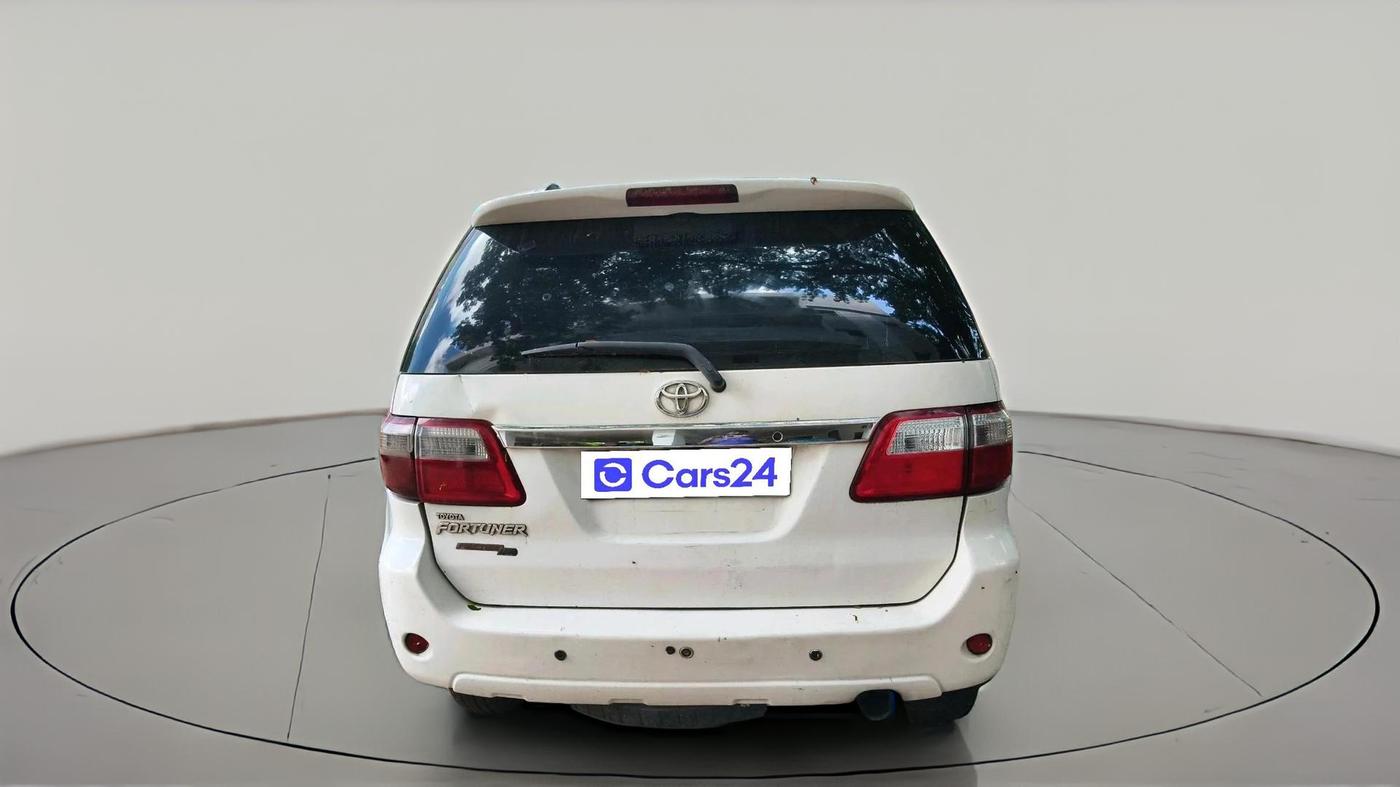 2011 Toyota Fortuner 3.0 4X4 MT, Diesel, Manual, 3,22,751 km, exterior