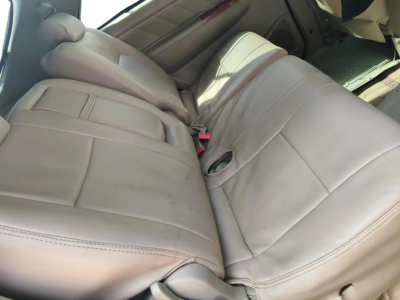 2011 Toyota Fortuner 3.0 4X4 MT, Diesel, Manual, 3,22,751 km, interior