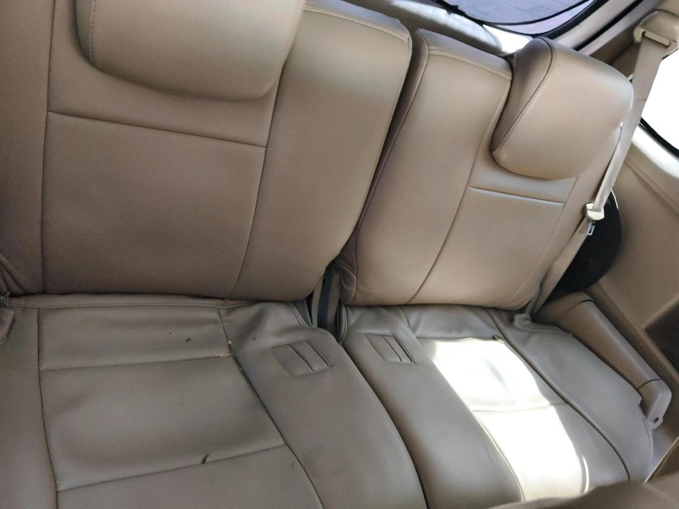 2011 Toyota Fortuner 3.0 4X4 MT, Diesel, Manual, 3,22,751 km, interior