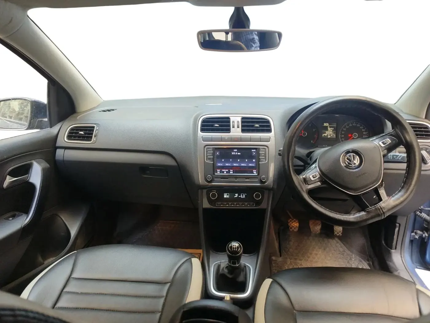 2018 Volkswagen Polo HIGHLINE PLUS 1.0 16 ALLOY, CNG, Manual, 50,036 km, interior