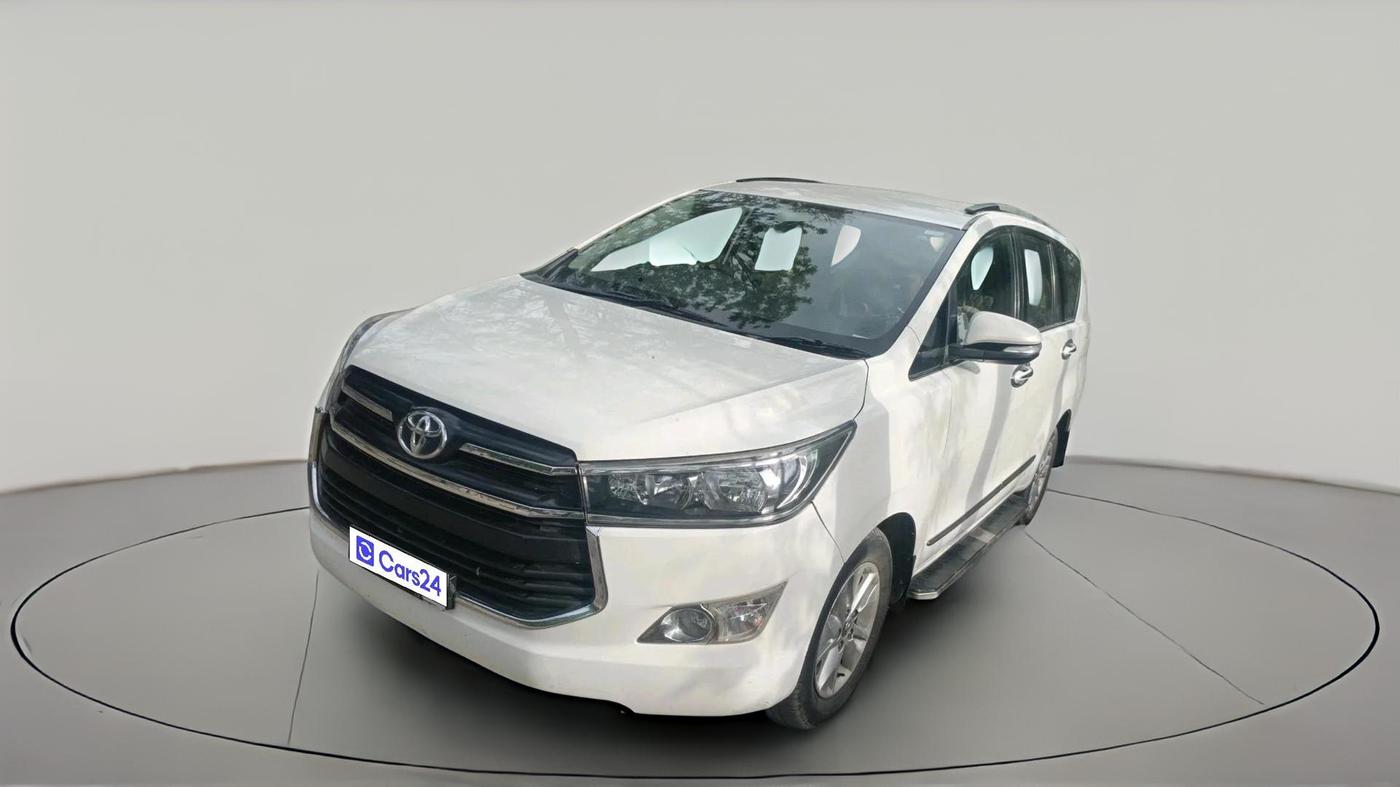 2017 Toyota Innova Crysta 2.4 GX 8 STR, Diesel, Manual, 1,82,157 km, exterior