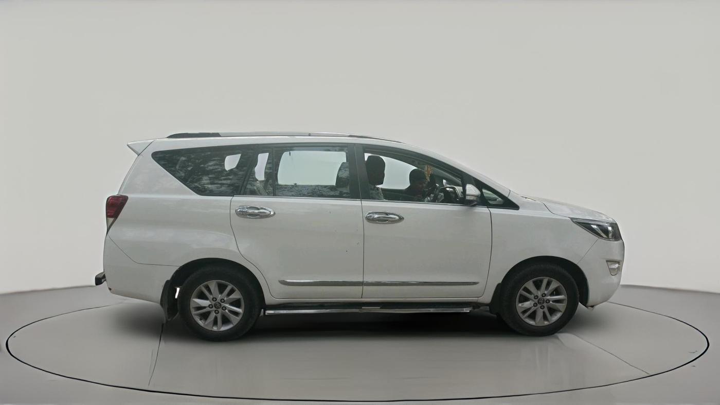 2017 Toyota Innova Crysta 2.4 GX 8 STR, Diesel, Manual, 1,82,157 km, exterior