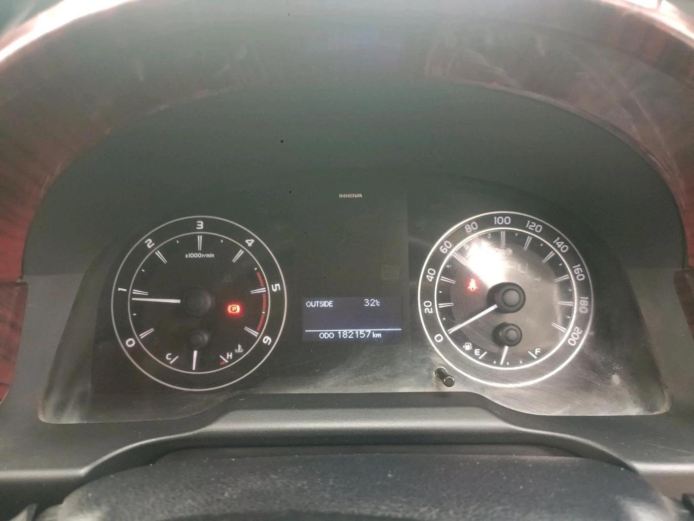 2017 Toyota Innova Crysta 2.4 GX 8 STR, Diesel, Manual, 1,82,157 km, interior
