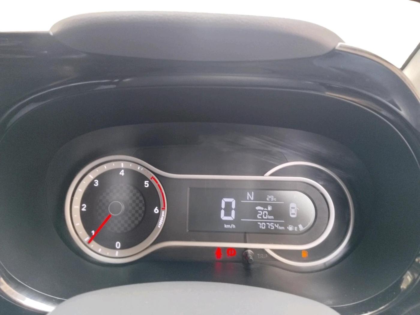 2022 Hyundai GRAND I10 NIOS SPORTZ U2 AMT 1.2 CRDI, Diesel, Automatic, 70,754 km, interior